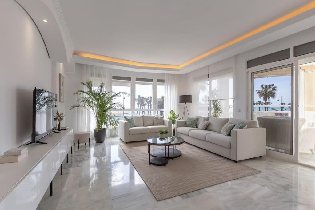 Eden Costa Lago Primera Linea De Mar Torremolinos Exterior foto
