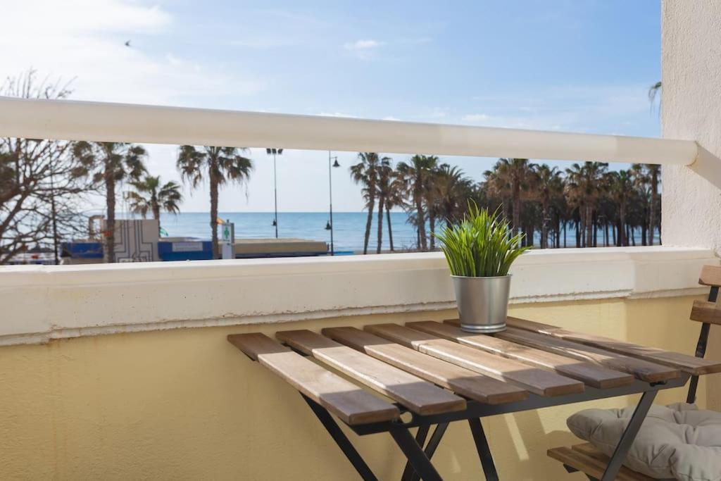 Eden Costa Lago Primera Linea De Mar Torremolinos Exterior foto