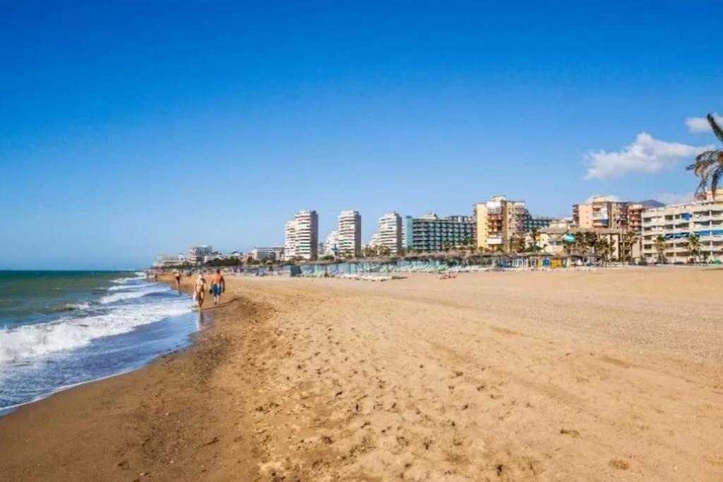 Eden Costa Lago Primera Linea De Mar Torremolinos Exterior foto