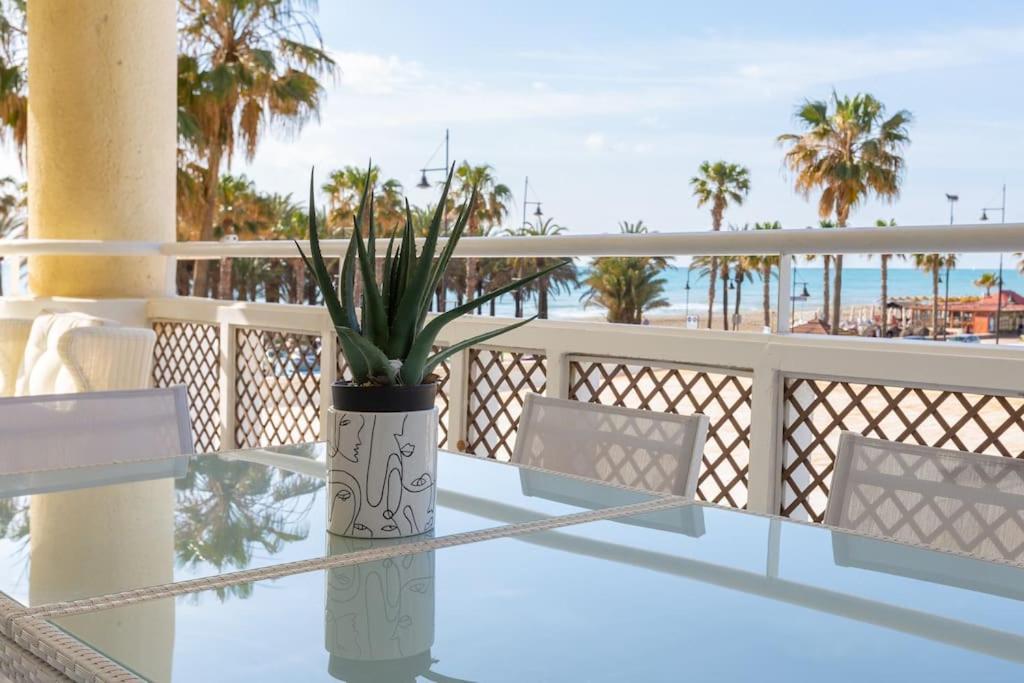 Eden Costa Lago Primera Linea De Mar Torremolinos Exterior foto