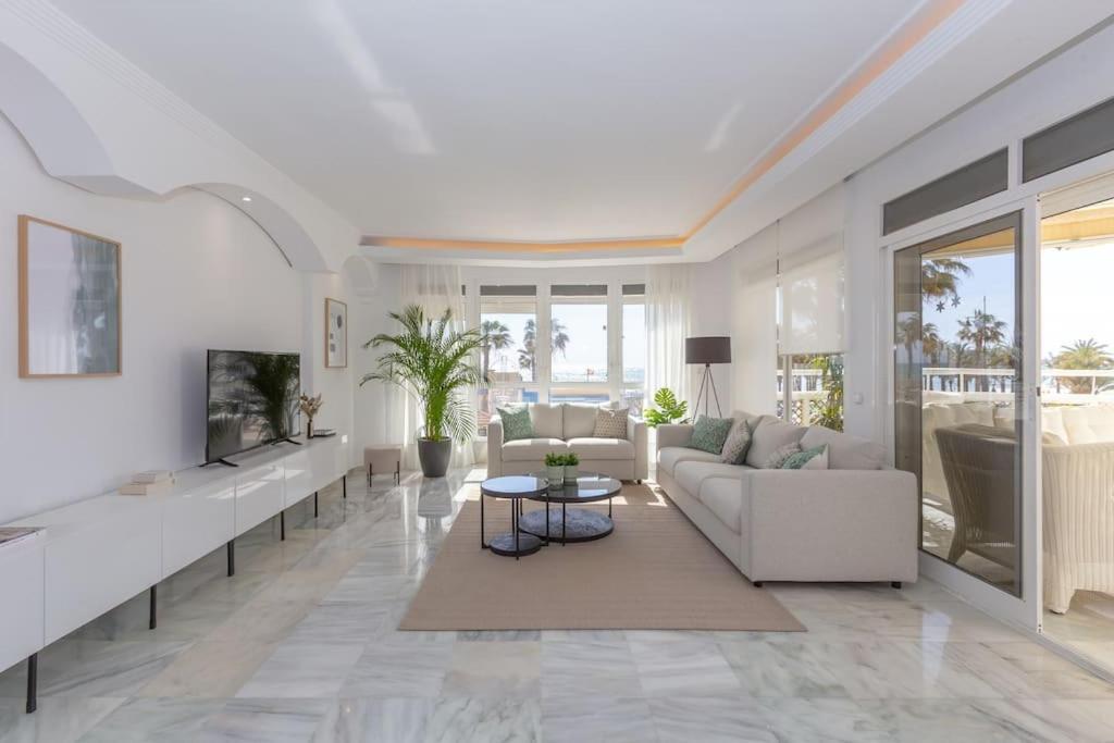 Eden Costa Lago Primera Linea De Mar Torremolinos Exterior foto